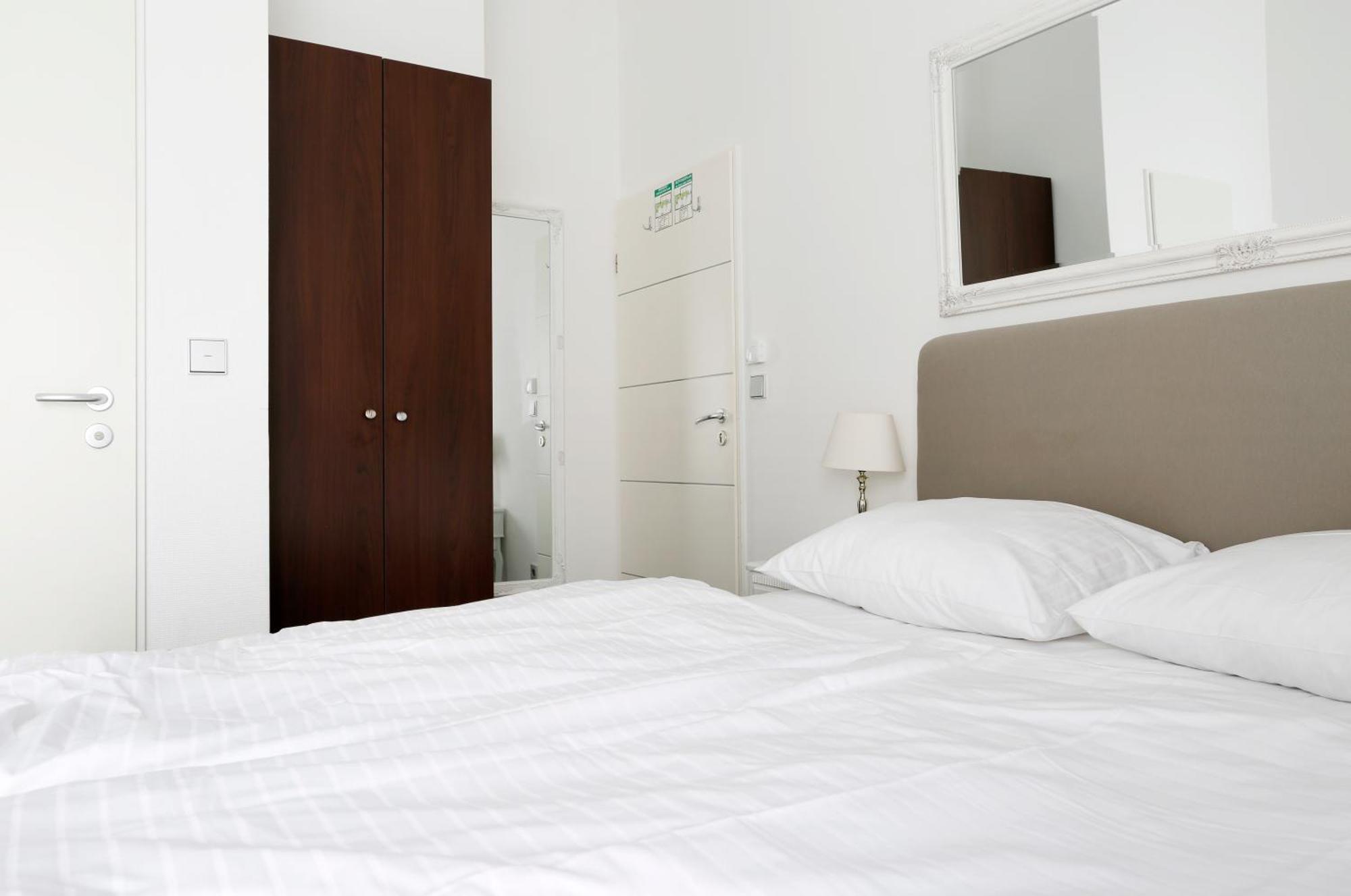 Nieb By Rockchair Apartments L Superhost Status L 3 Bedrooms Boxspringbeds 3 Bathrooms In Center "Kurfuerstendamm" - Cozy Family & Business Flair Welcomes You! Берлин Экстерьер фото