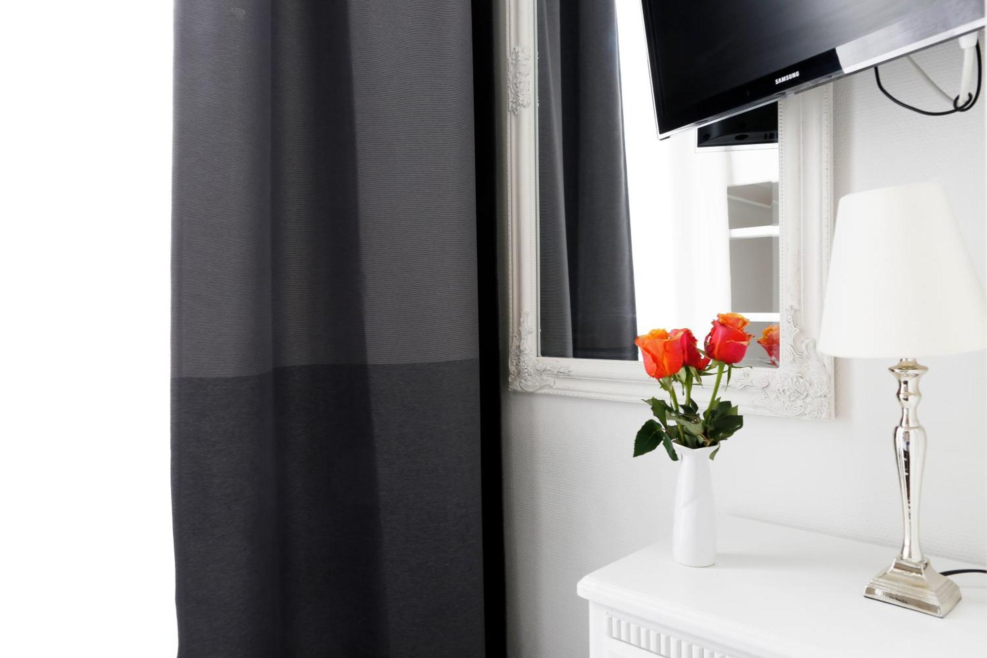 Nieb By Rockchair Apartments L Superhost Status L 3 Bedrooms Boxspringbeds 3 Bathrooms In Center "Kurfuerstendamm" - Cozy Family & Business Flair Welcomes You! Берлин Экстерьер фото